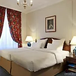 Hilton Opera