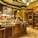 Hotell Hilton Opera 4*