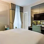 Hilton Opera Hotell
