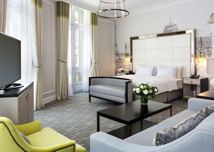 Hilton Opera 4* פריז