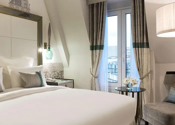 Hilton Opera 4* פריז