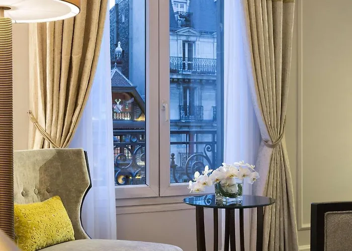 Hilton Opera 4*