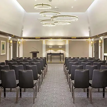 Hilton Opera