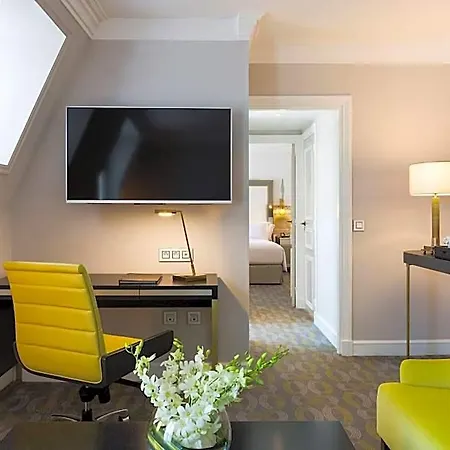 Hilton Opera 4*
