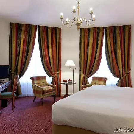 Hilton Opera 4*