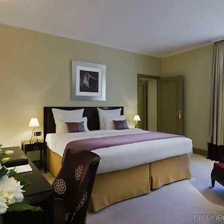 Hilton Opera 4* París
