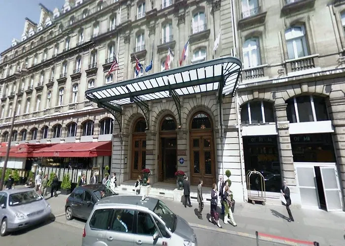 Hilton Opera Hotel 4*