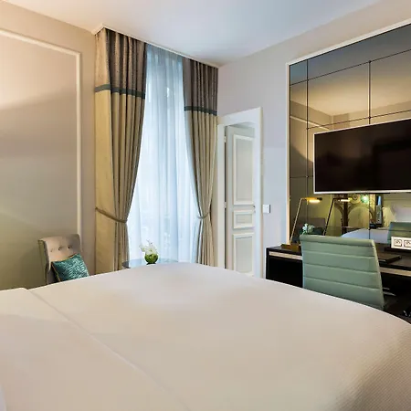 Hilton Opera Отель