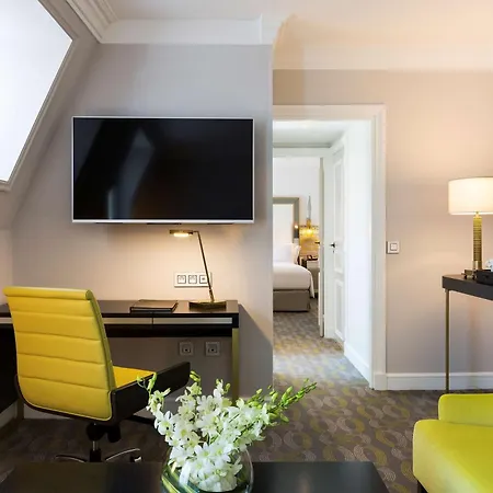 Hilton Opera Отель
