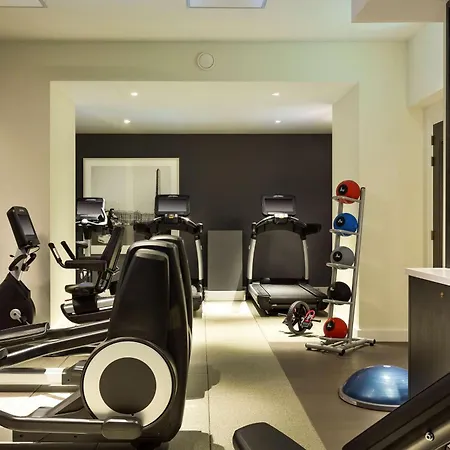 Hilton Opera Отель 4*