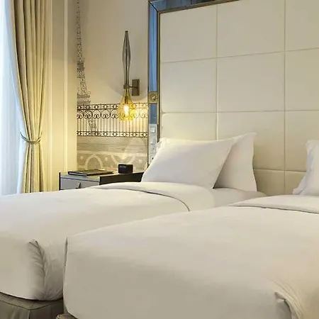 Hilton Opera