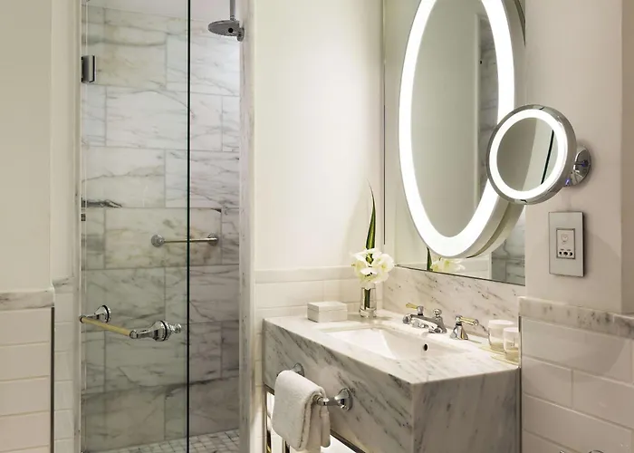 호텔 힐튼 오페라 4*