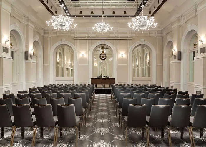 Hilton Opera Hotel 4*